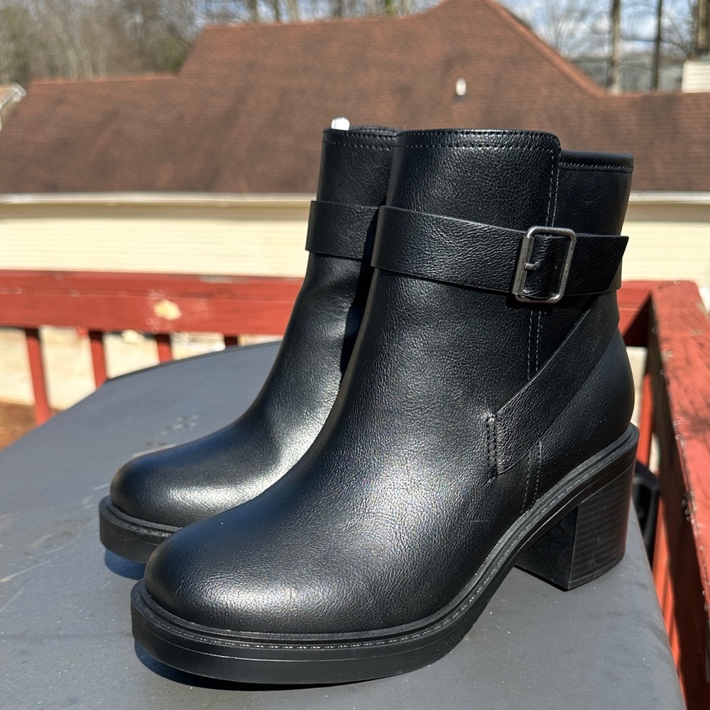 TORRID ANKLE BUCKLE STRAP HEELED BOOTIE BLACK